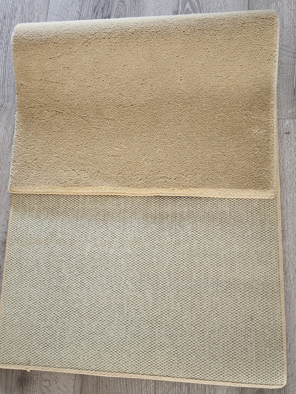 Vintage 70s Crossley Karastan "Signature" Biege Rug 100% Acrylic. NEW